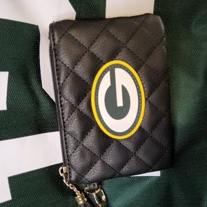 Nwot Greenbay packers black quilted wristlet wallet